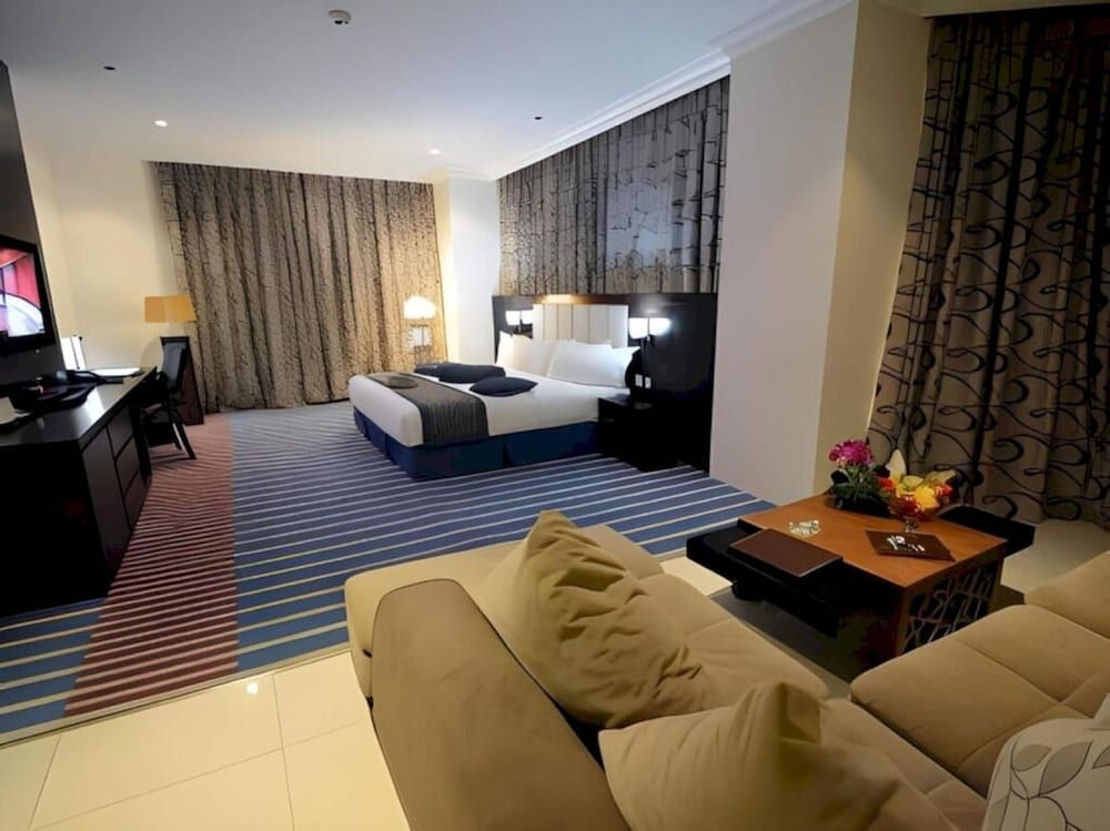 Honeymoon Suite