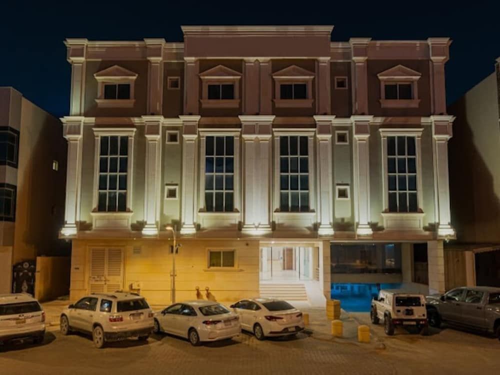 Luxurious 1-bedroom Apartment in Almughrizat Apartment (1 Bedroom) 12