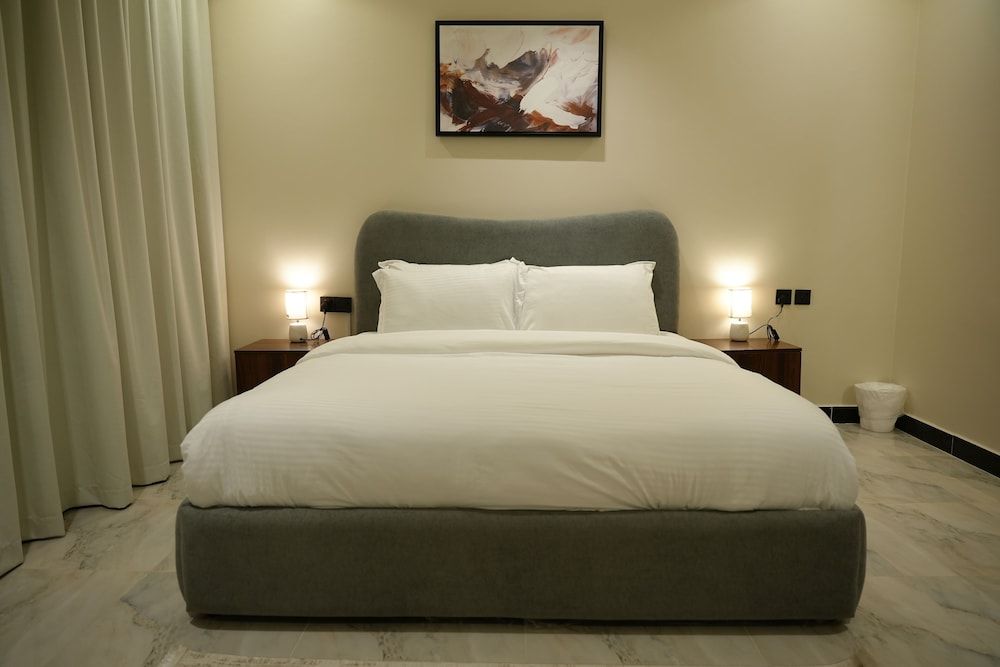 SARA Residences Luxury Apartment, 1 King Bed, Housekeeping, Garden View 5