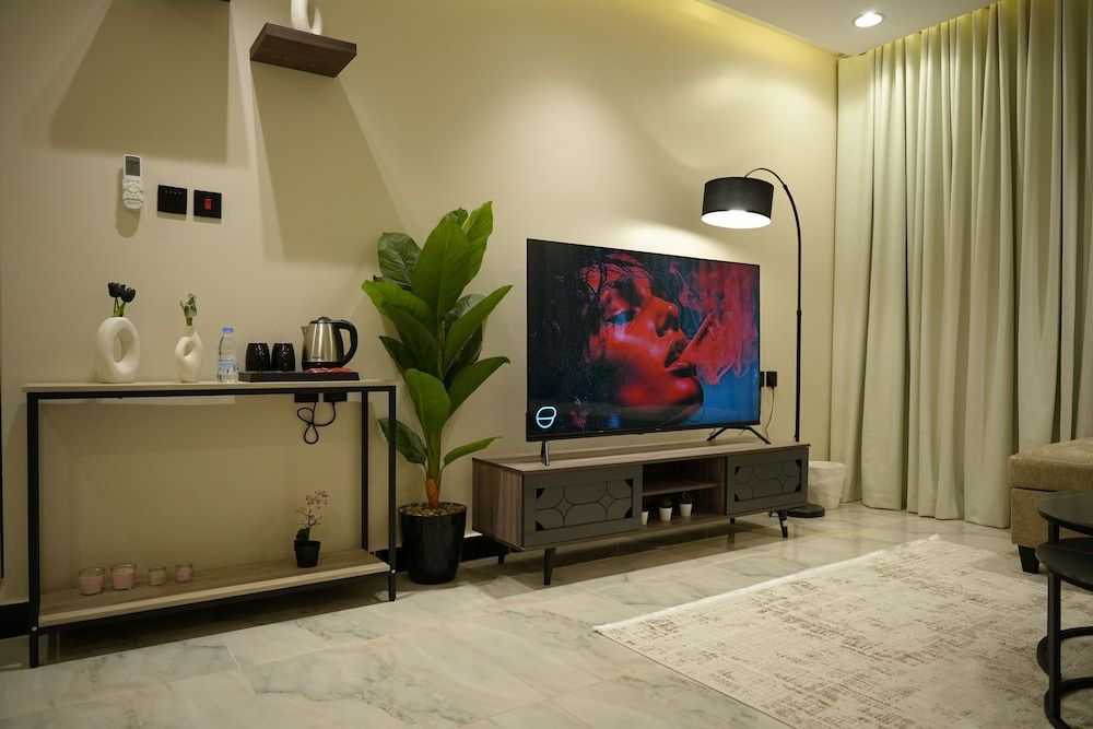 SARA Residences Luxury Apartment, 1 King Bed, Housekeeping, Garden View 13