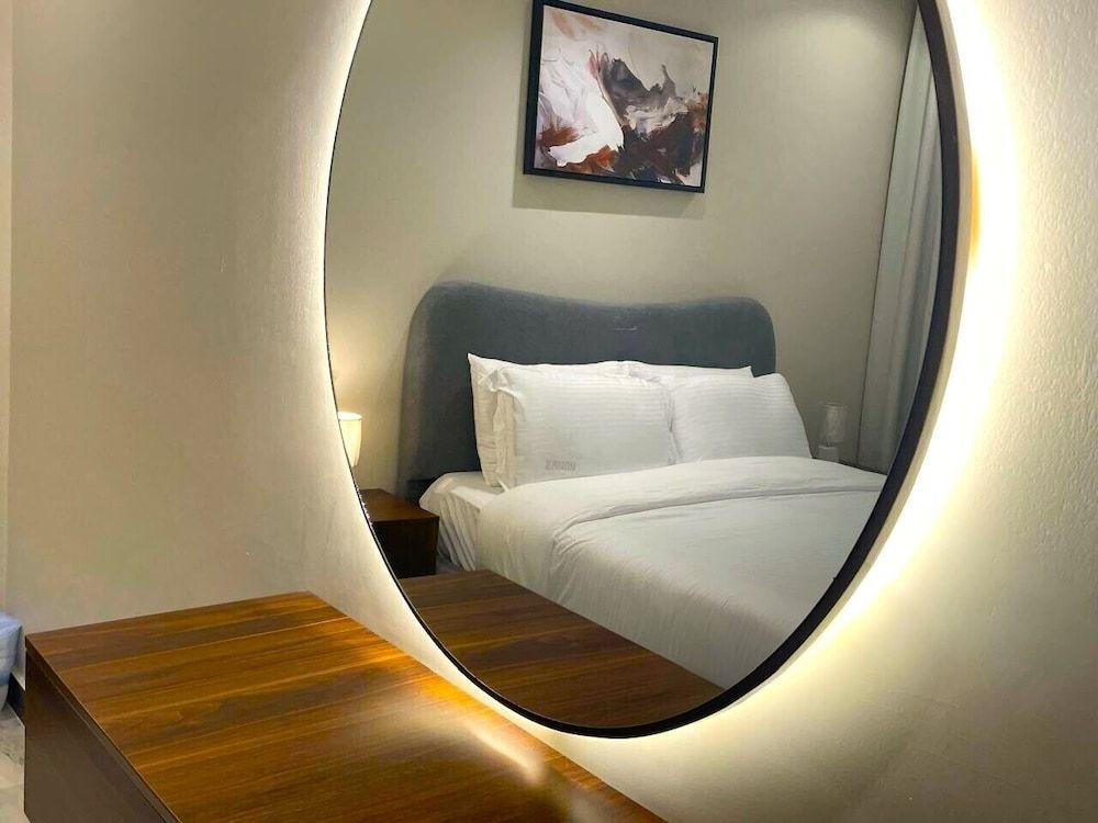 SARA Residences Luxury Apartment, 1 King Bed, Housekeeping, Garden View 8