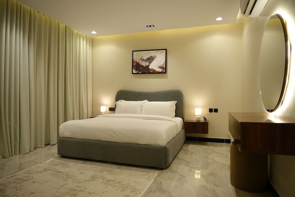 SARA Residences Luxury Apartment, 1 King Bed, Housekeeping, Garden View 7