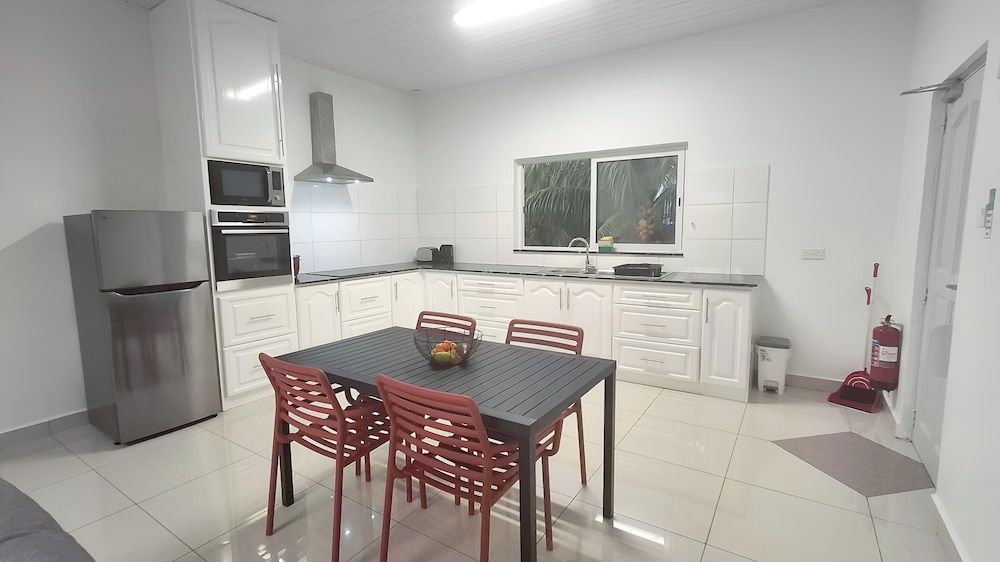 Trwa Koko Self Catering Deluxe Apartment 4