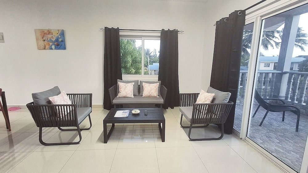 Trwa Koko Self Catering Deluxe Apartment 5