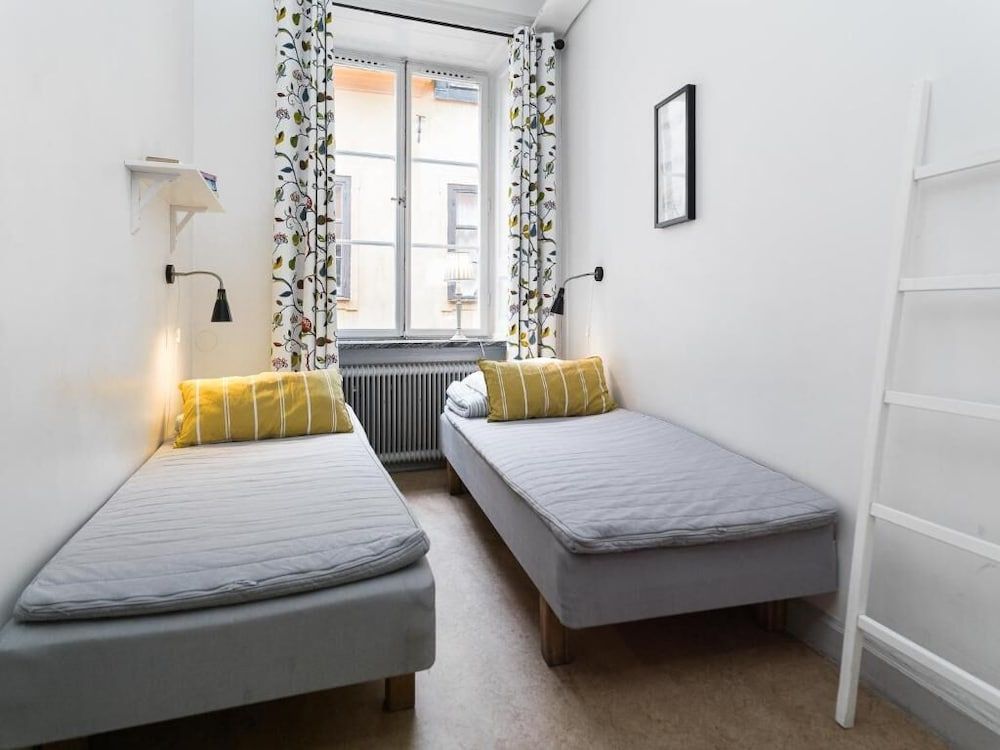 Castanea Old Town Hostel