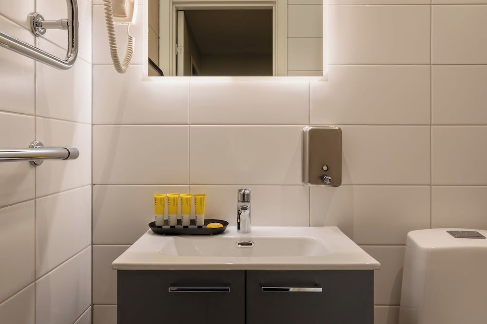 Bob W Stockholm Gamla Stan Pocket - No Windows 11