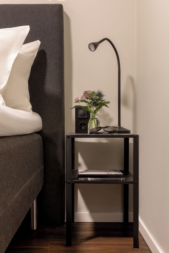 Bob W Stockholm Gamla Stan Pocket - No Windows 9