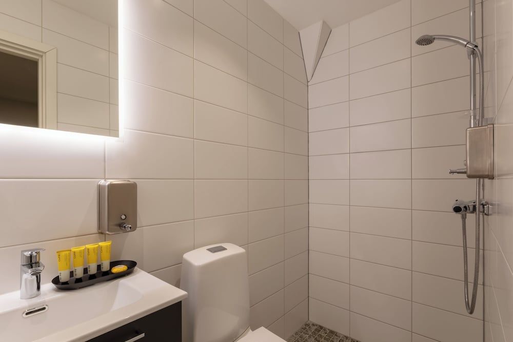 Bob W Stockholm Gamla Stan Pocket - No Windows 10