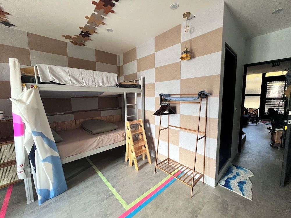 Daisy Light Hostel Comfort Shared Dormitory, Balcony, Harbor View 4