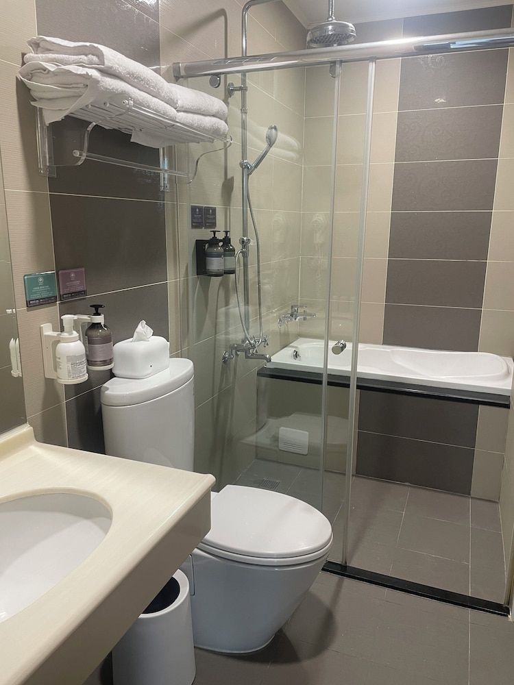 Blue Sea and Sunny B&B Standard Quadruple Room, Balcony, Lake View 6