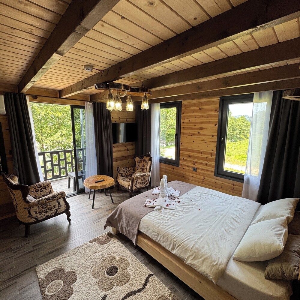 Pallas Suit Deluxe Duplex, River View 5