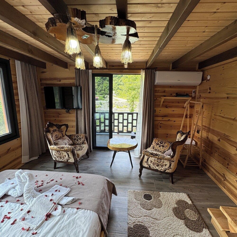 Pallas Suit Deluxe Duplex, River View 6