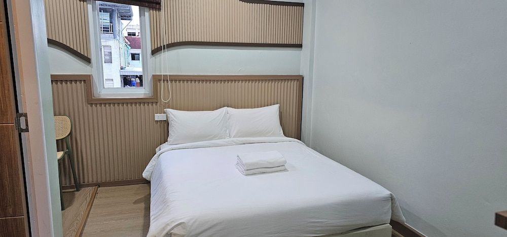 Lub Nai Hostel