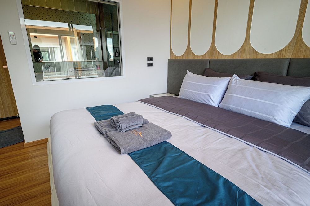 Caviar Kohlarn Caviar Pool Access A 2