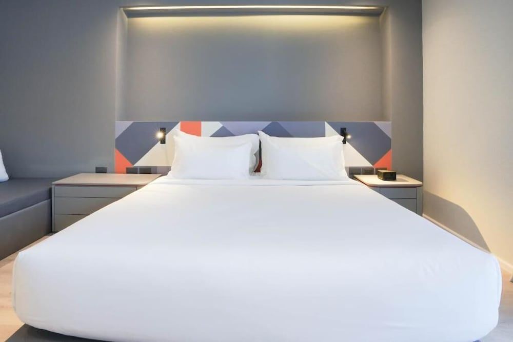 Maybis Hotel Suite Room 12