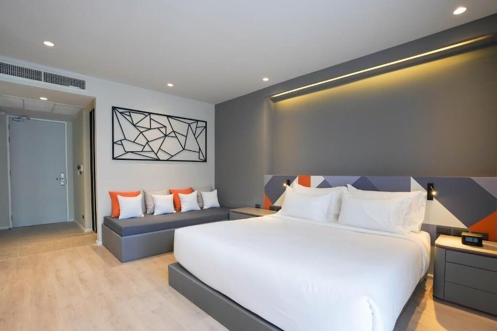 Maybis Hotel Suite Room 14