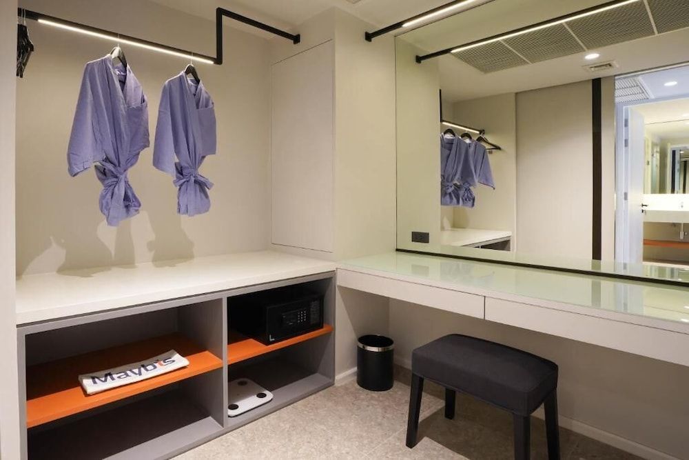 Maybis Hotel Suite Room 10