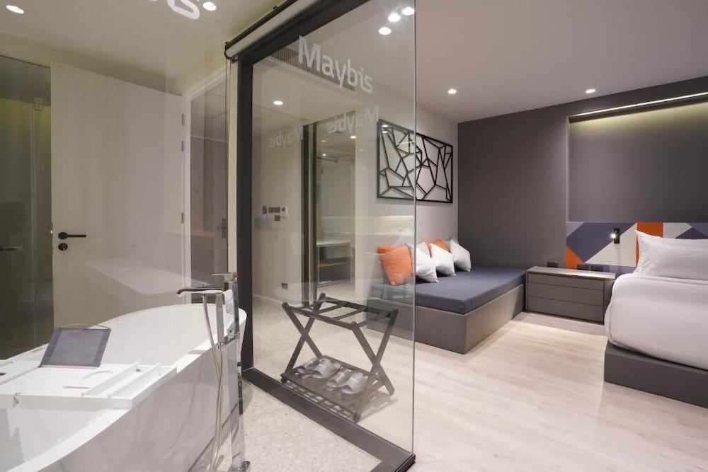 Maybis Hotel Suite Room 2