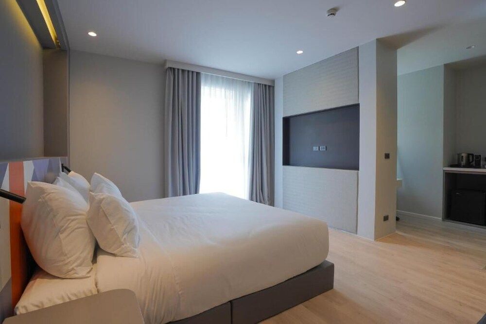 Maybis Hotel Suite Room 6