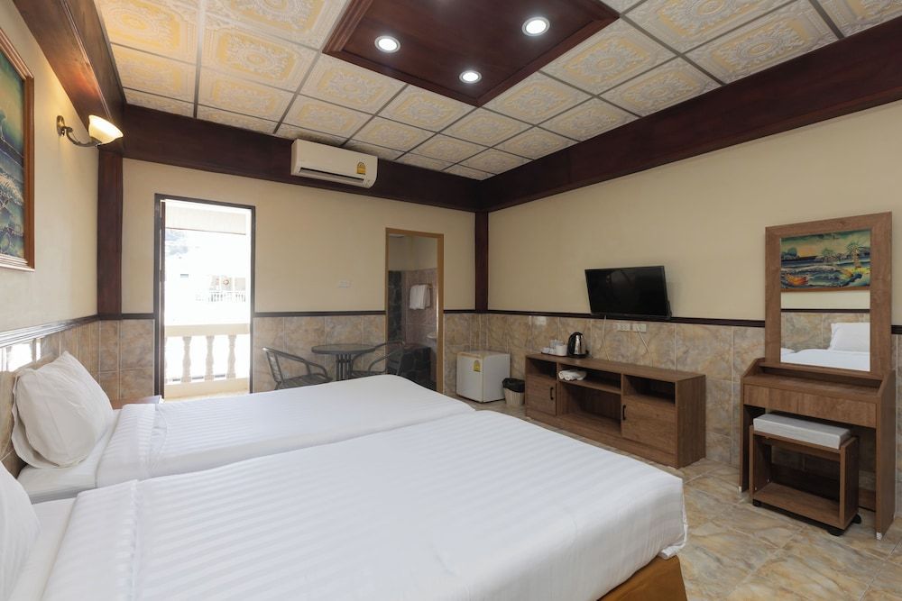 Kata Palace Phuket Hotel Deluxe Double Room, 2 Twin Beds, Balcony 10