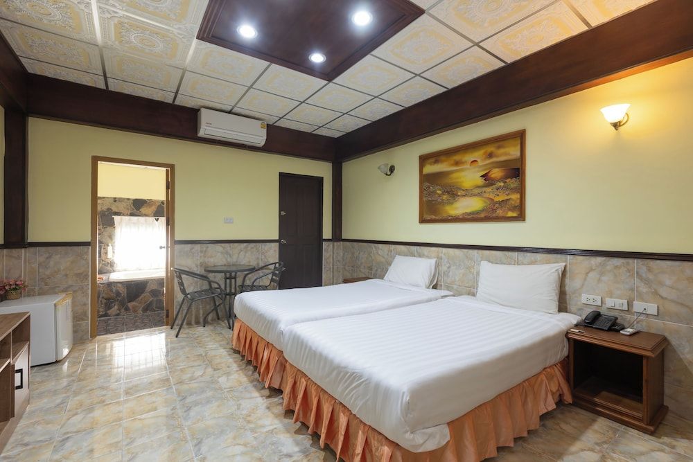 Kata Palace Phuket Hotel Deluxe Double Room, 2 Twin Beds, Balcony 3