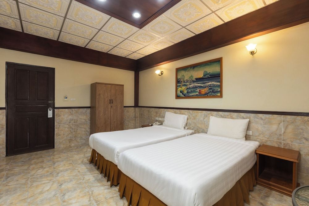 Kata Palace Phuket Hotel Deluxe Double Room, 2 Twin Beds, Balcony 7