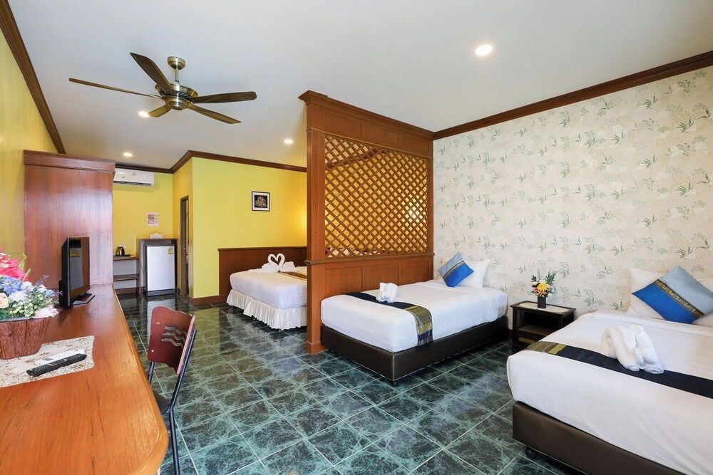 The Gold-Digger's Resort Family Suite 4