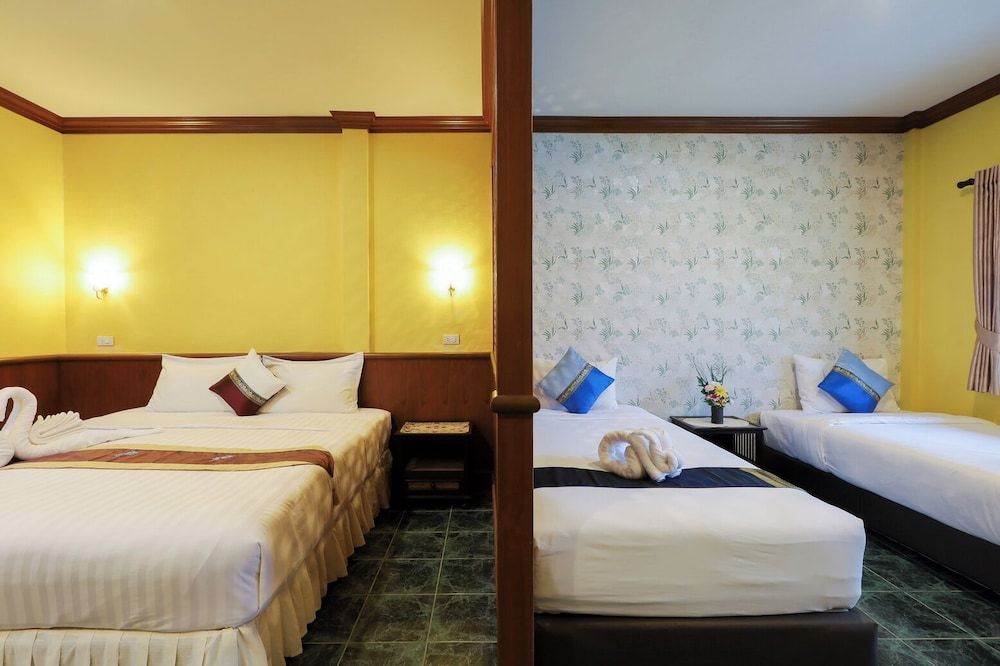 The Gold-Digger's Resort Family Suite