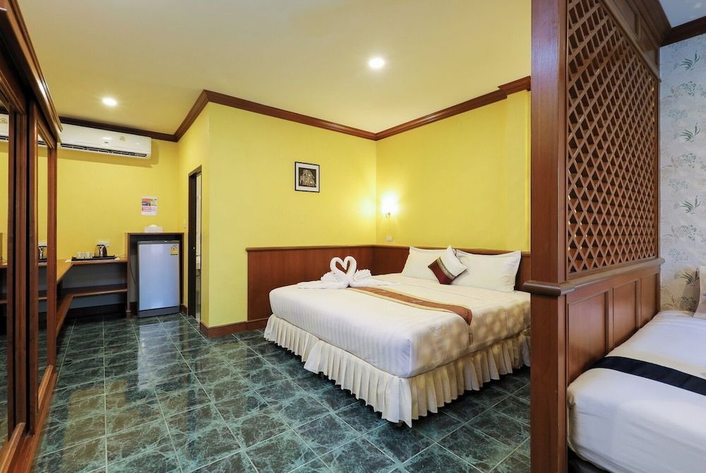 The Gold-Digger's Resort Family Suite 3