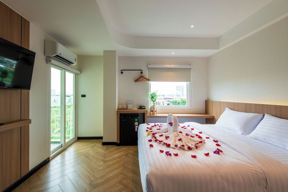 THE MOMENT Superior Quadruple Room 12