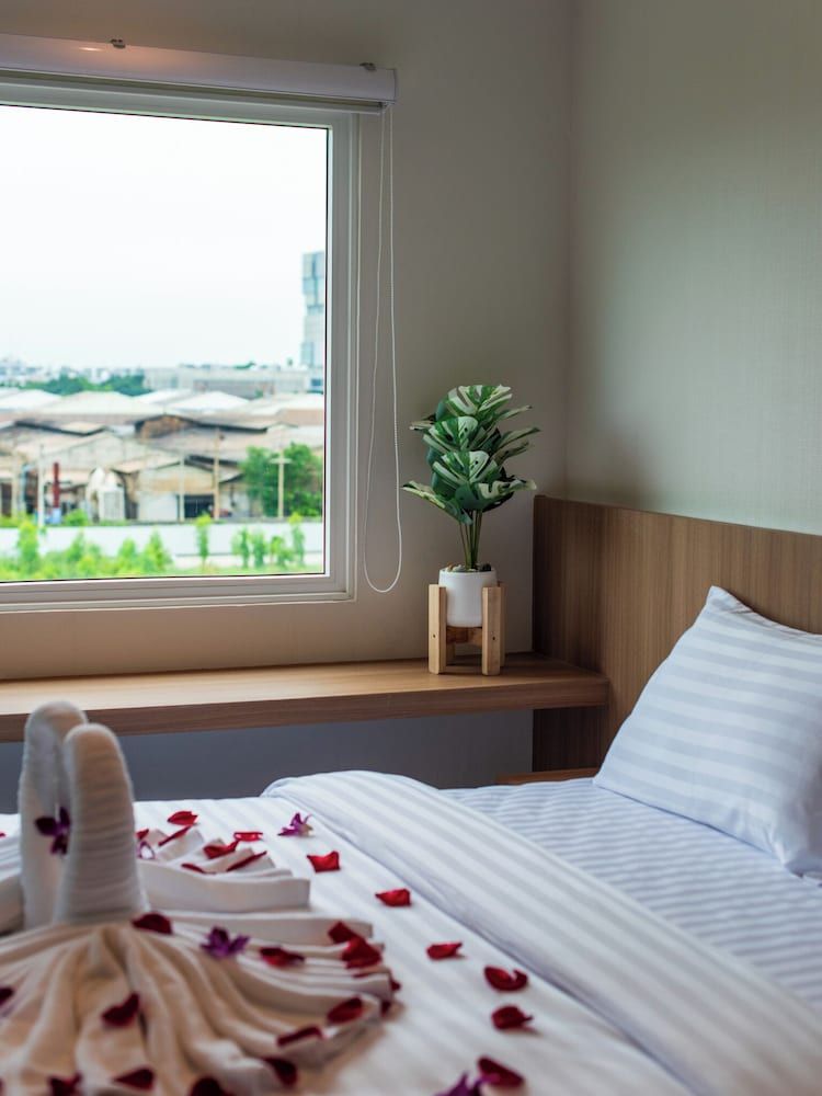 THE MOMENT Superior Quadruple Room 6