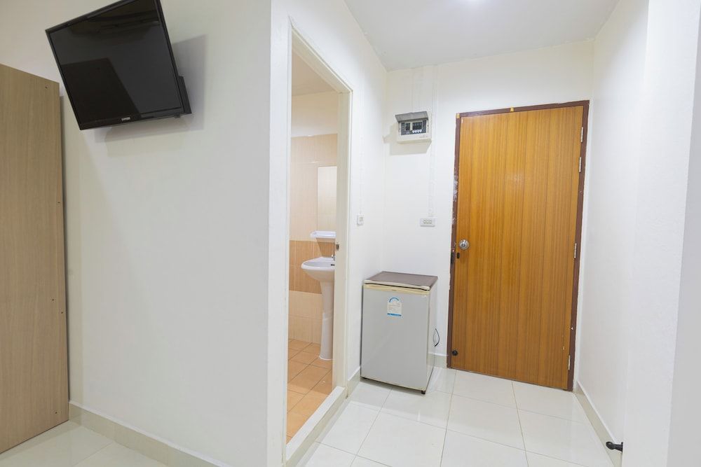 Sabai Stay Standard Single Room 2