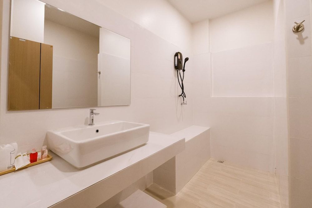 Vera Residences Deluxe Double Room, Balcony 4