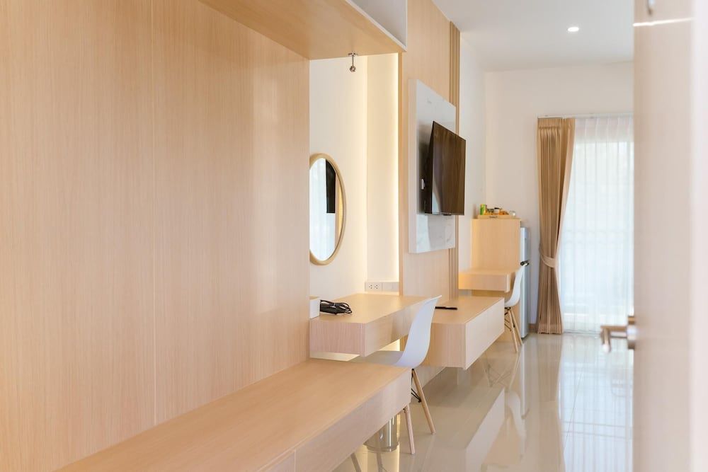 Vera Residences Suite, Balcony 7