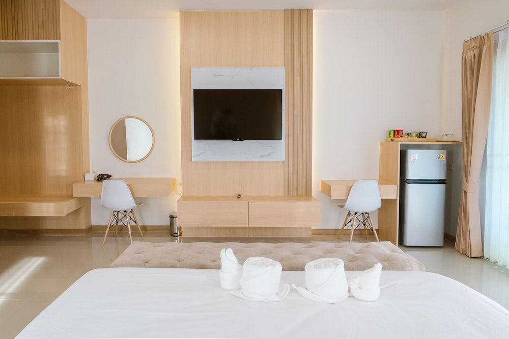 Vera Residences Suite, Balcony 2