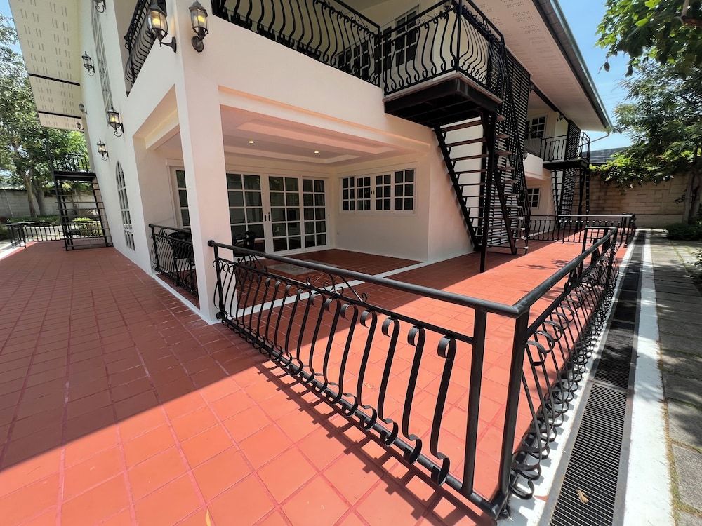 Abobe ApartHotel Hua Hin Deluxe Apartment, 1 Bedroom, Terrace, Garden View 5