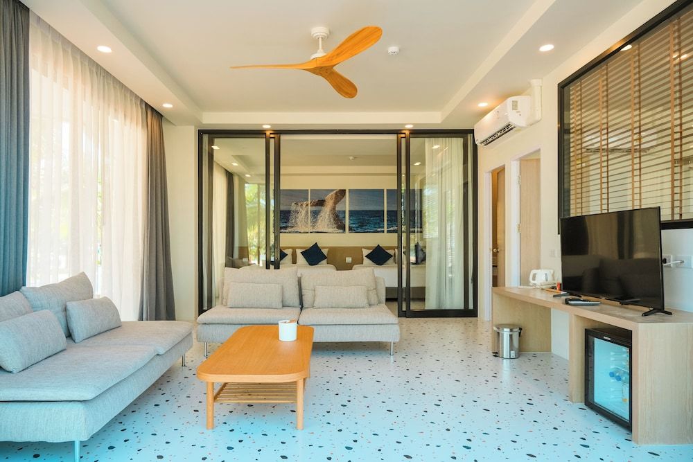 Seava Beach Family Room 4