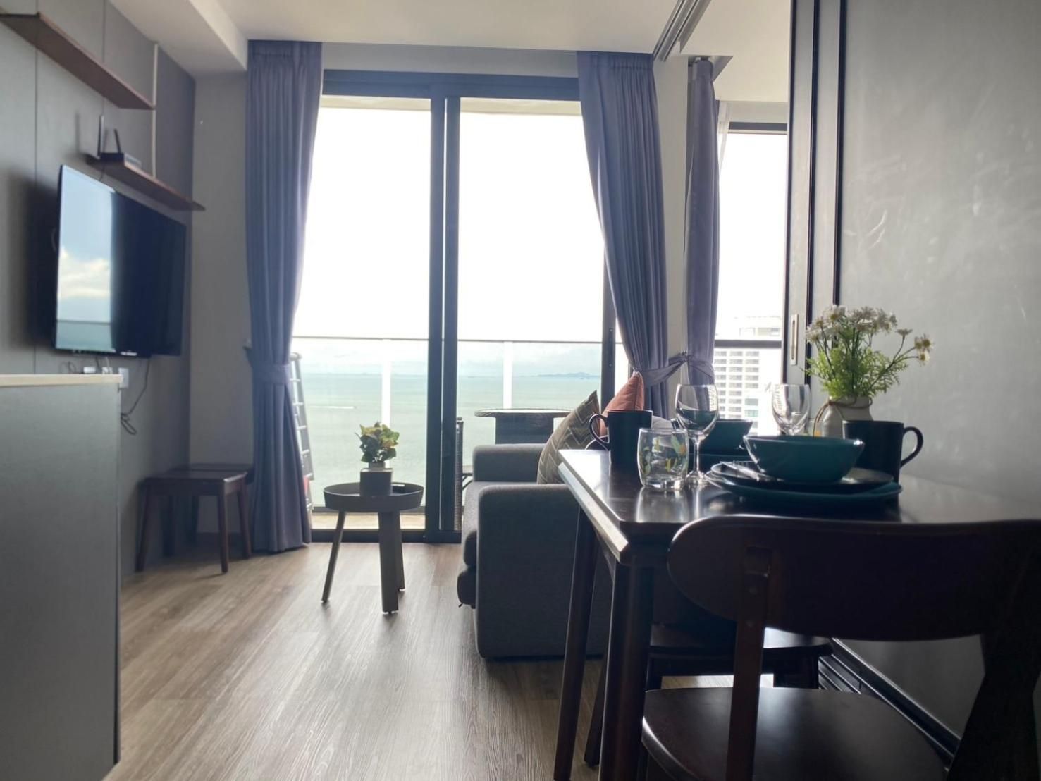 Luxury Sea View - High Floor One-Bedroom Apartment with Sea View and Balcony 9