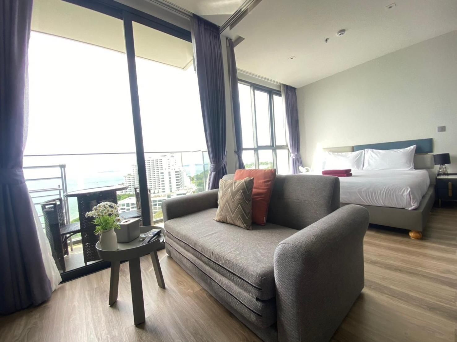 One-Bedroom Apartment with Balcony and Sea View