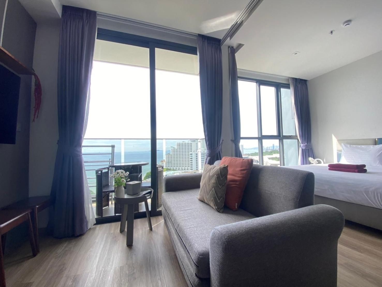 One-Bedroom Apartment with Balcony and Sea View
