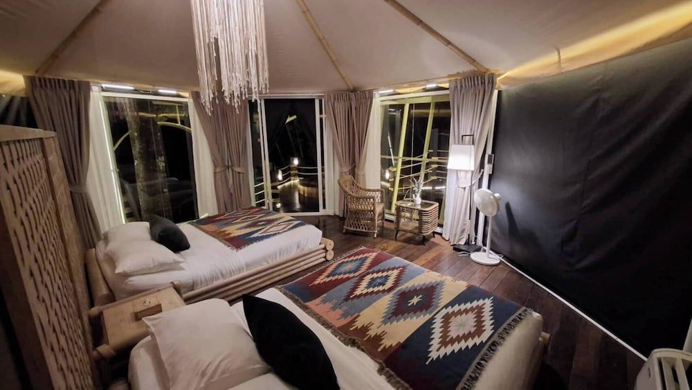 Comfort Tent, Garden View