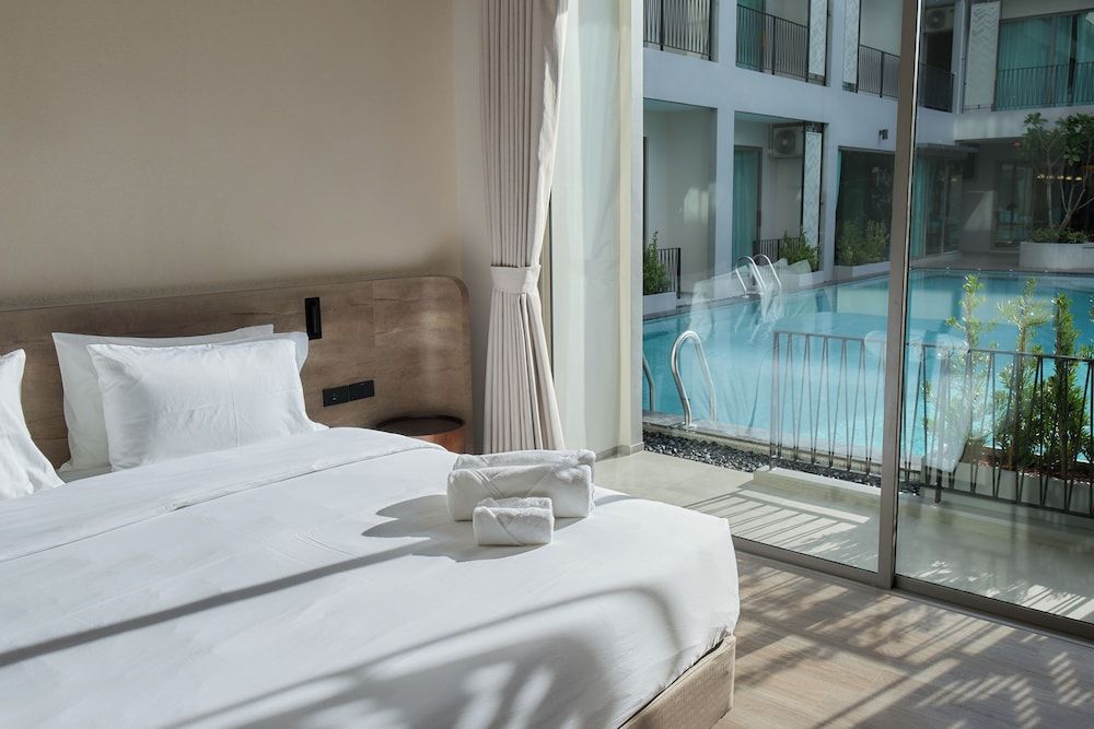 Superior Double Room, Pool View