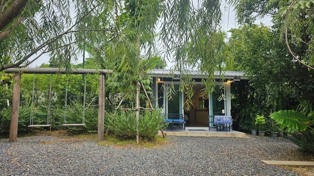 Black Sheep House Khao Yai Deluxe Room 6