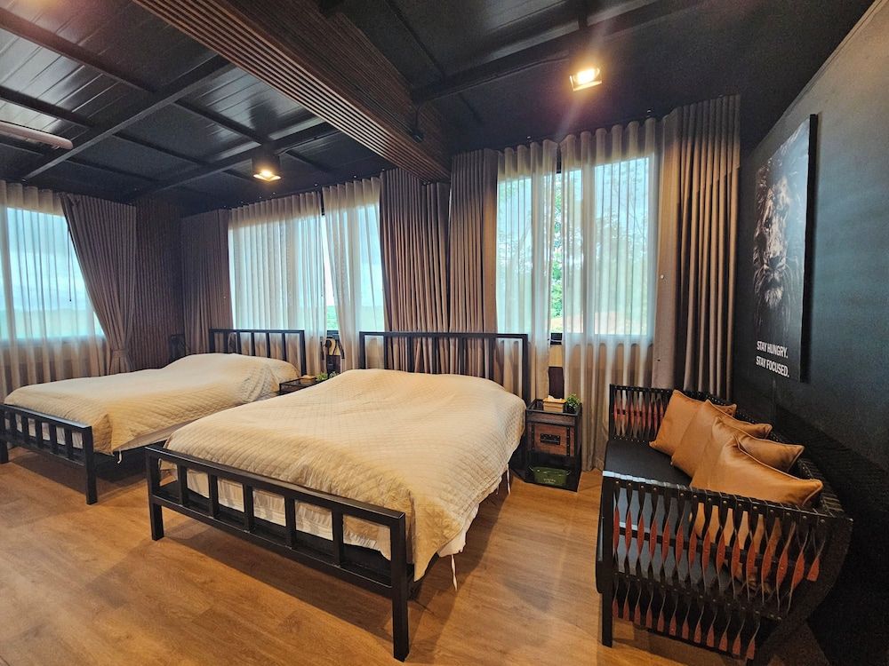 Black Sheep House Khao Yai Family Room, Mountain View 7