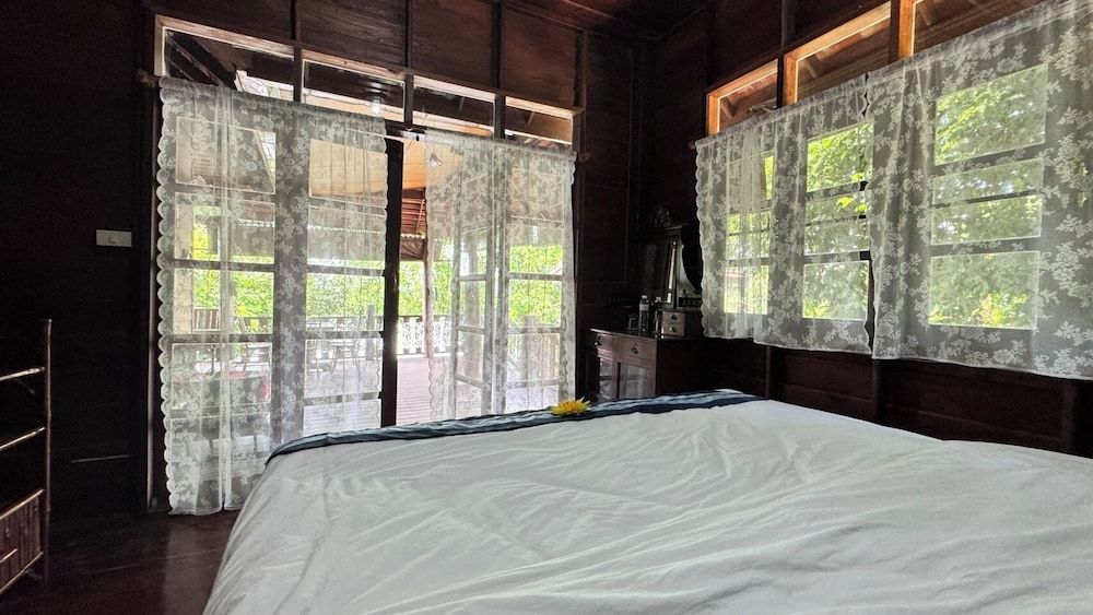 Was Na Yajai Standard Triple Room 10