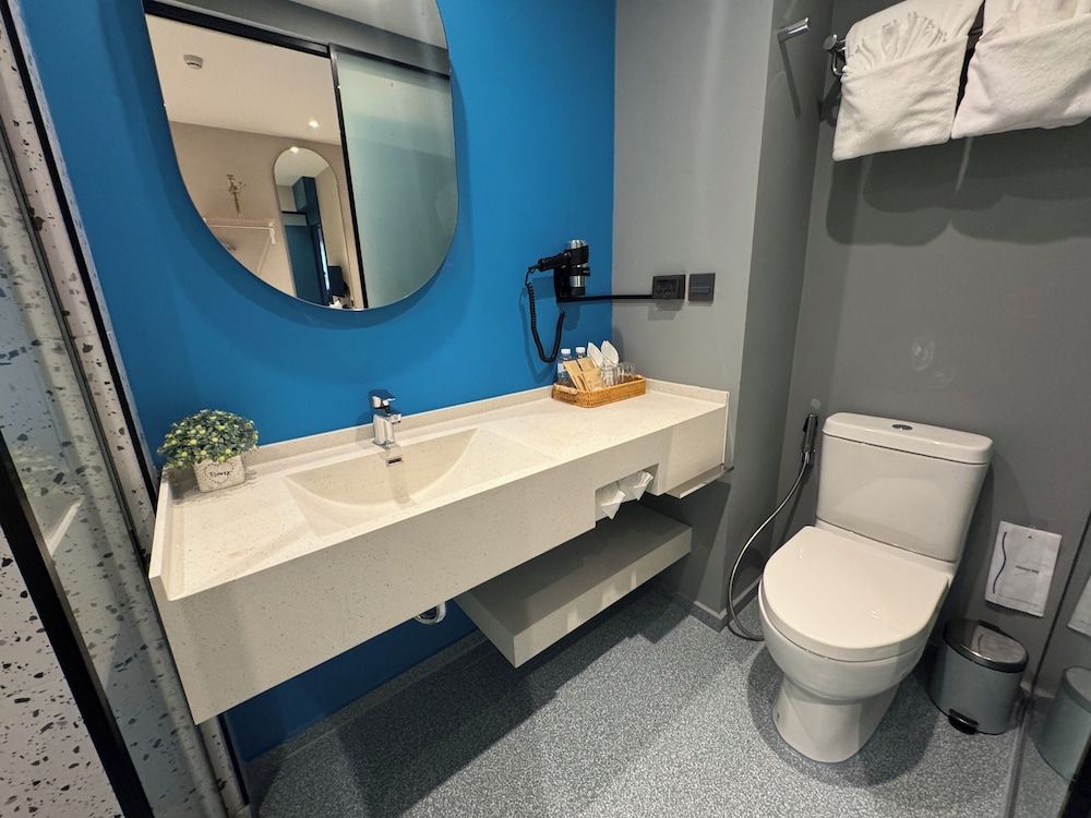 ARNI HER Ladies Hotel Deluxe Twin Room, Women only 2