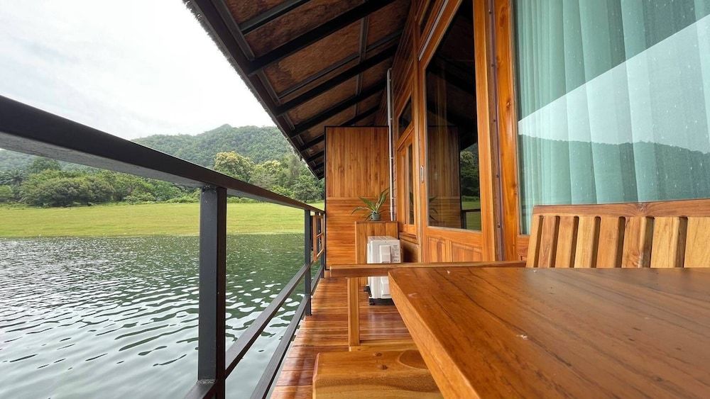 The Floating Lake House Triple Room, River View 6
