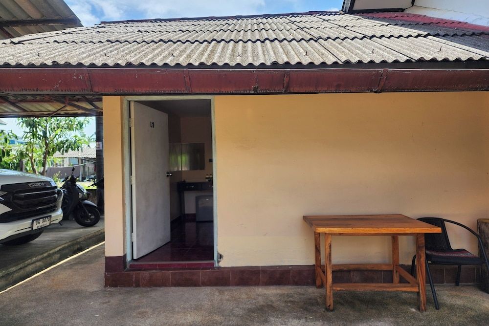 Deluxe Room, 1 King Bed, Air conditioning