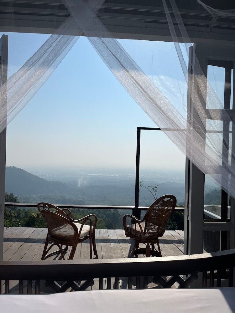 4000Dao-A Hilltop Hideaway Experience Panoramic Suite, Hot Tub, Mountain View 5