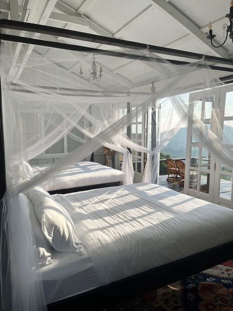 4000Dao-A Hilltop Hideaway Experience Executive Suite, Hot Tub, Mountain View 4